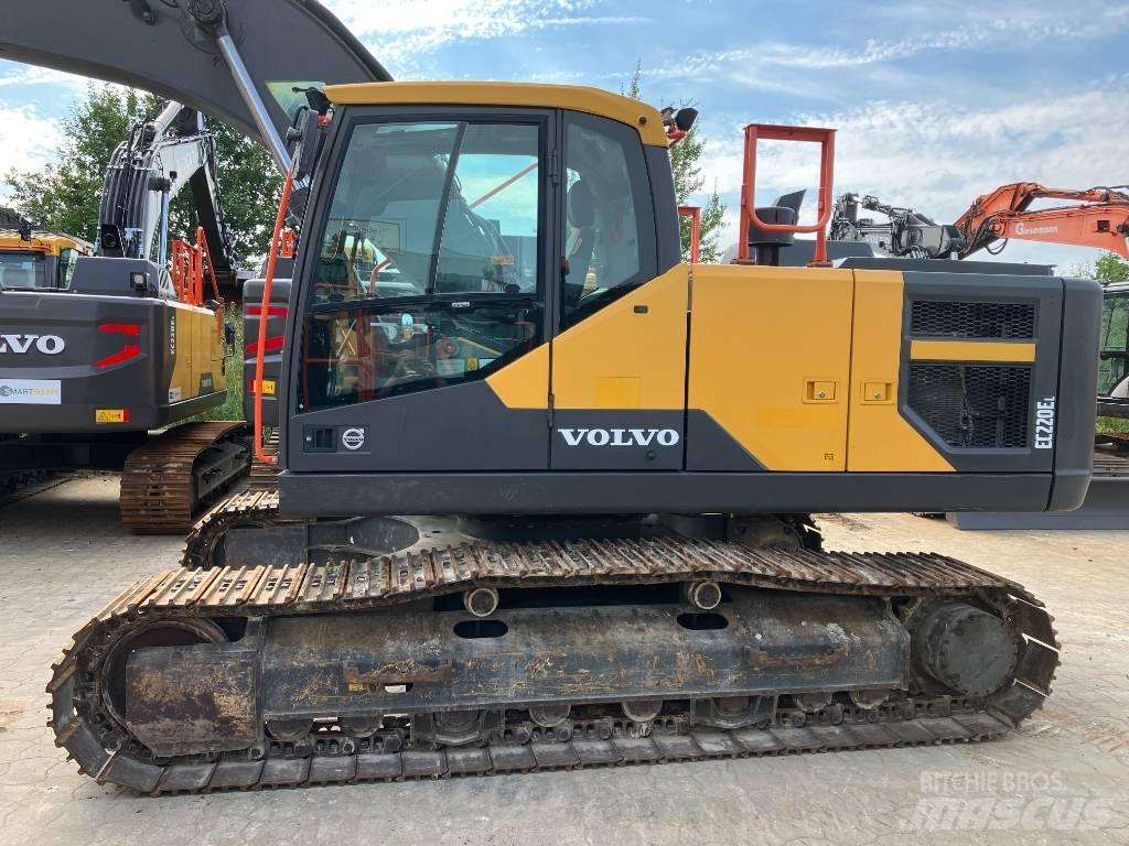 Volvo EC 220 E حفارات زحافة