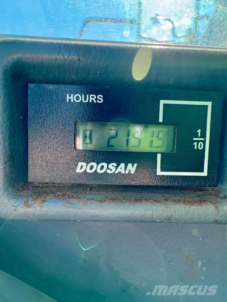 Doosan DX 140 LCR-7 حفارات زحافة