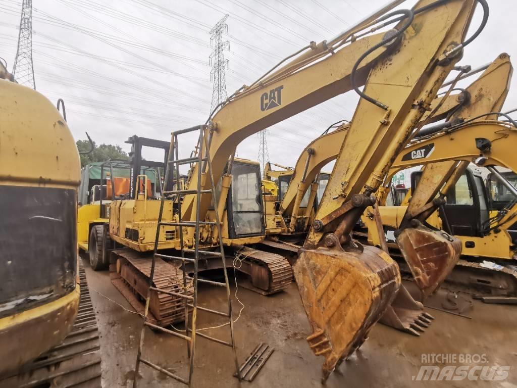 CAT E 70 B حفارات زحافة