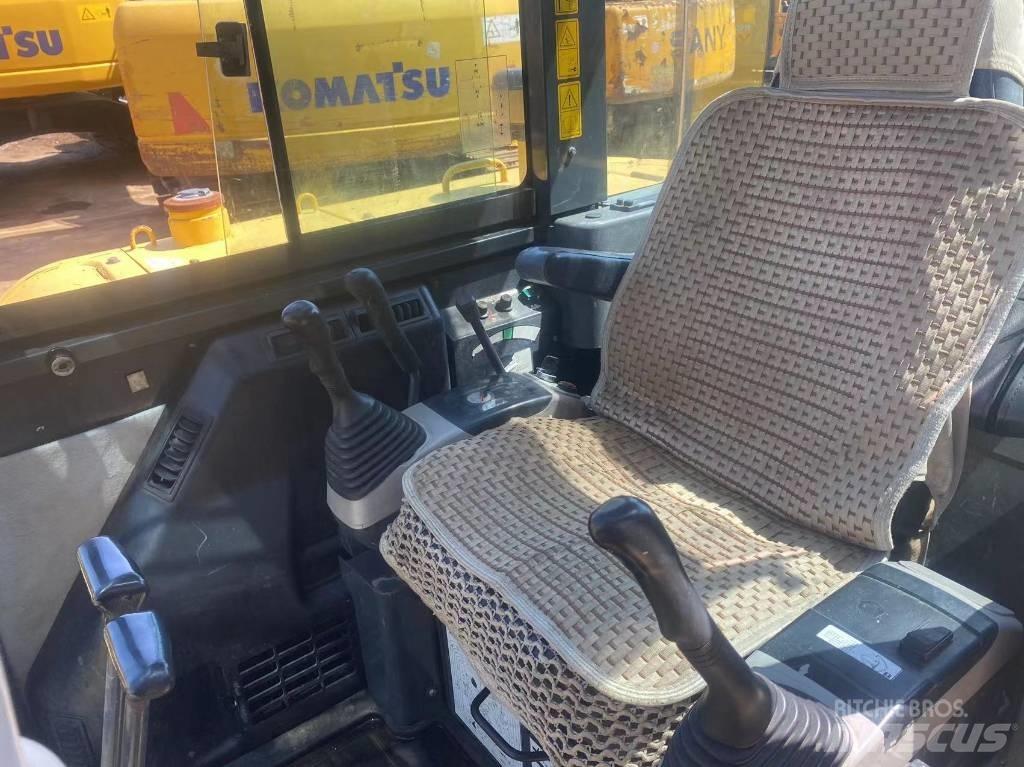 Komatsu PC56 حفارات زحافة