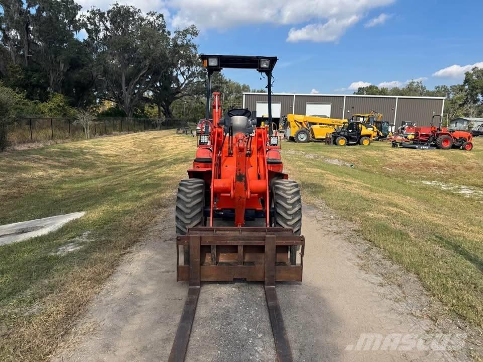 Kubota R 420 لوادر بعجل