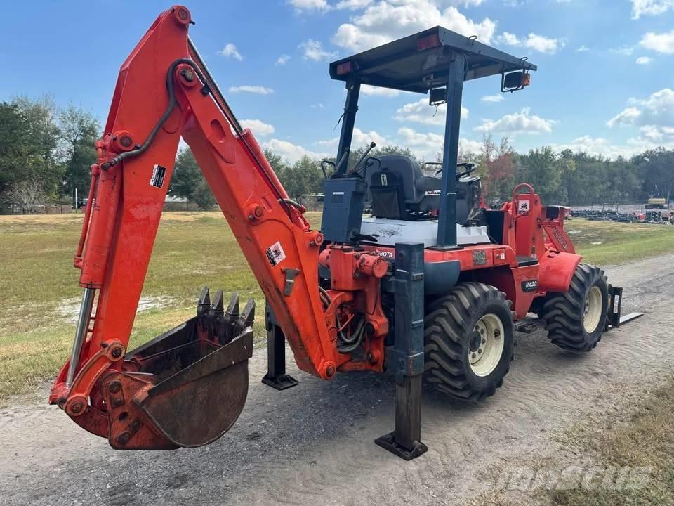 Kubota R 420 لوادر بعجل