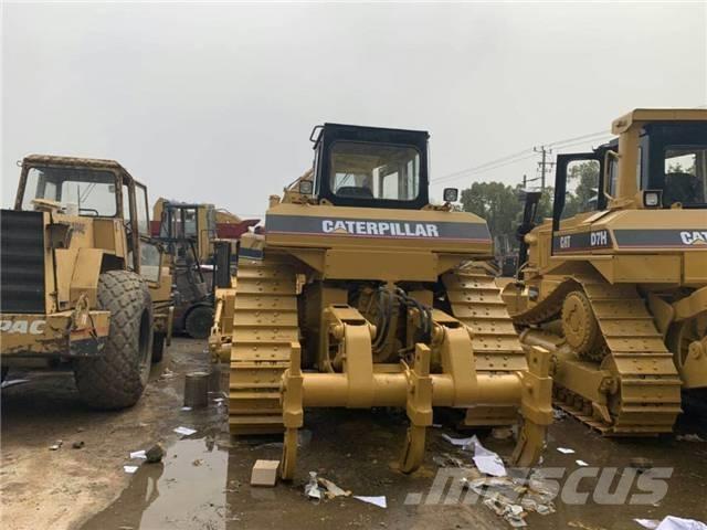 CAT D7H بلدوزرات مجنزرة