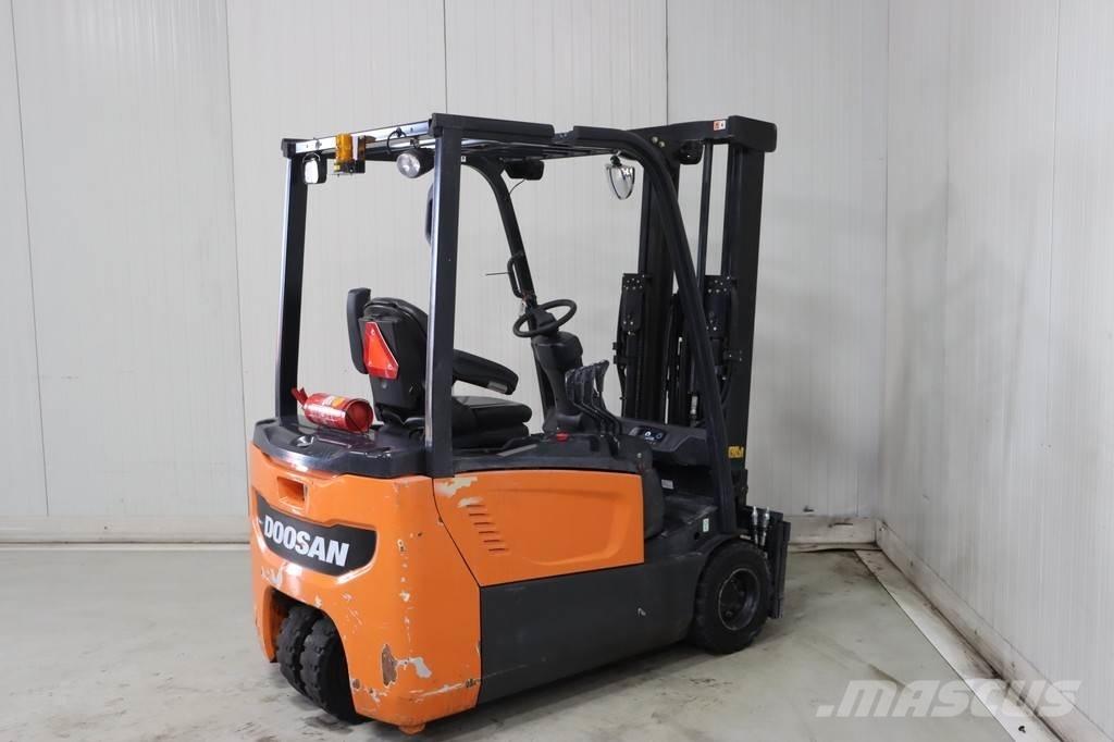 Doosan B20T-7 شاحنات ذات رافعات شوكية تعمل بالكهرباء
