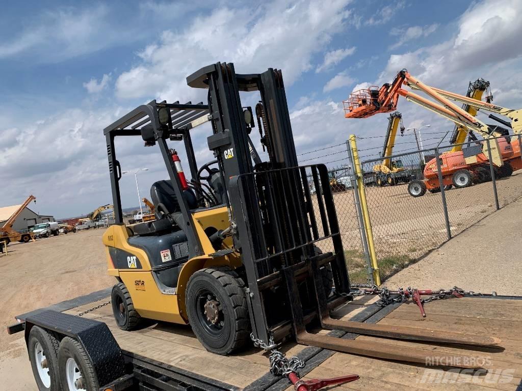 CAT DP 25 N شاحنات ذات رافعات شوكية - أخرى