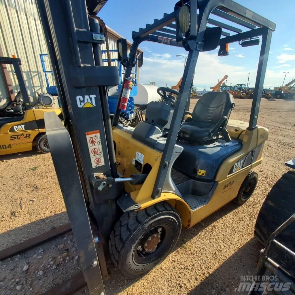 CAT DP 25 N شاحنات ذات رافعات شوكية - أخرى