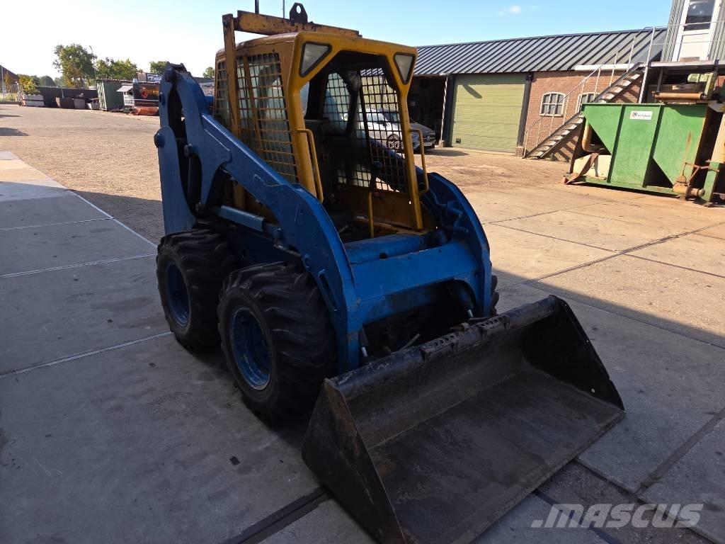 Bobcat 773 لوادر انزلاقية التوجيه
