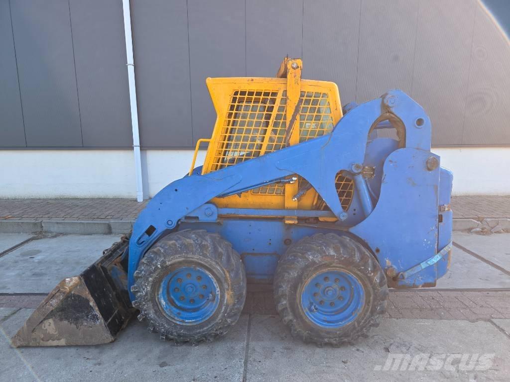 Bobcat 773 لوادر انزلاقية التوجيه