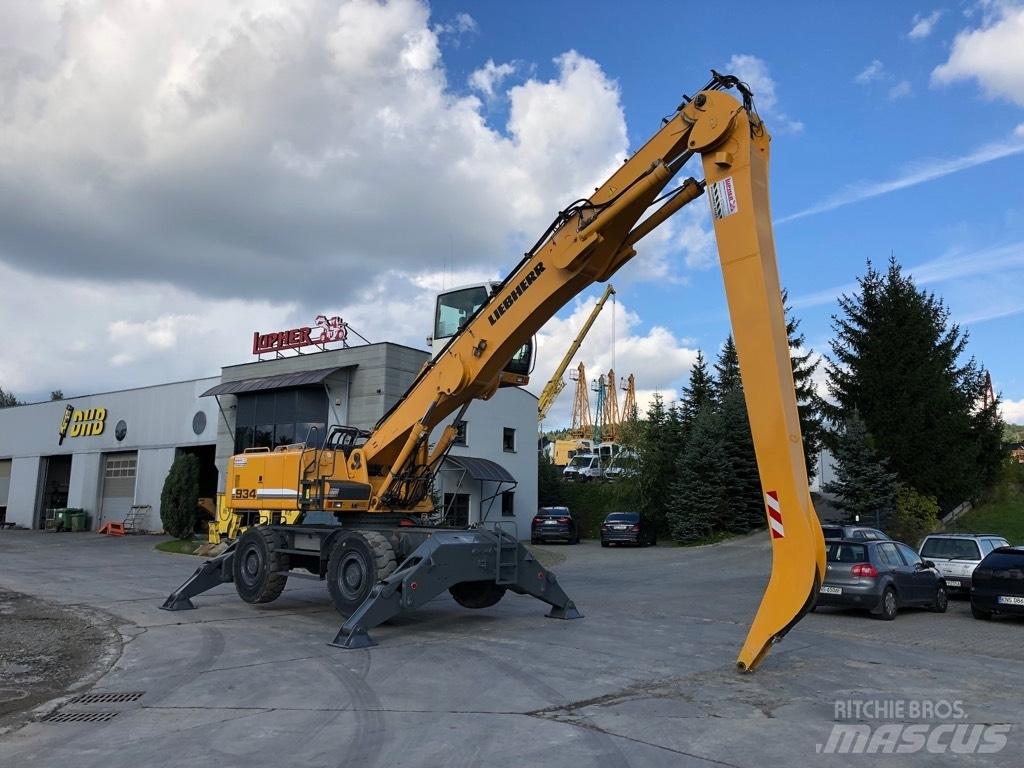 Liebherr A 934 C HD مناولات المخلفات / مناولات صناعية