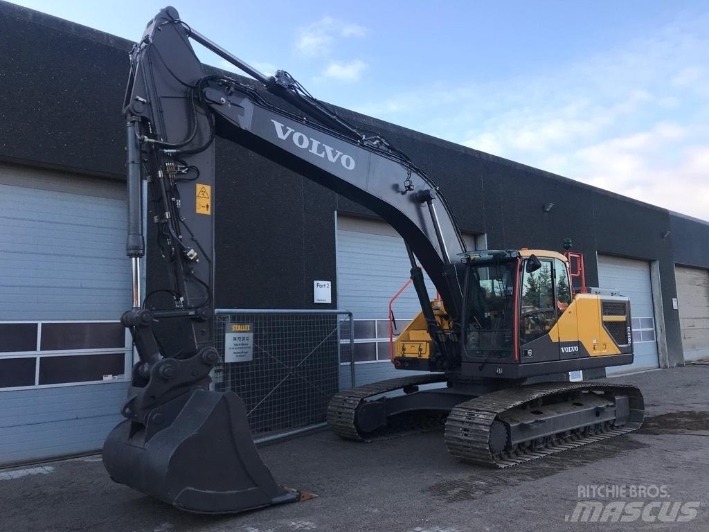 Volvo EC 250 E حفارات زحافة