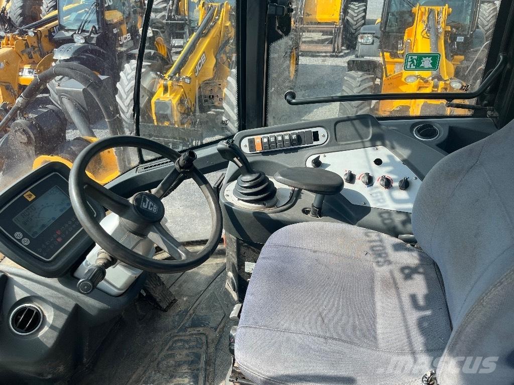 JCB 426 E لوادر بعجل