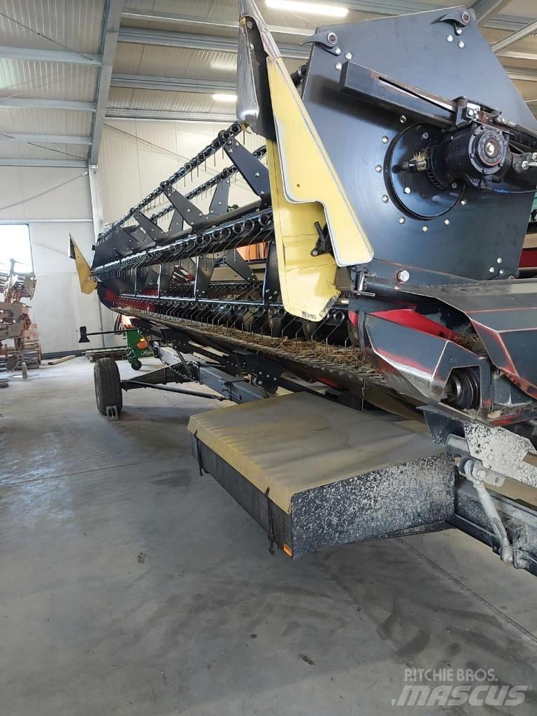 New Holland CR 7.90 حصادات
