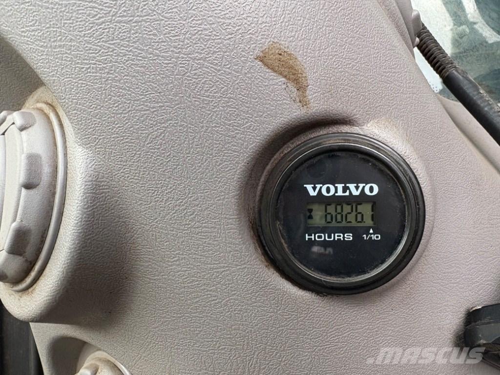 Volvo EC 250 EL حفارات زحافة