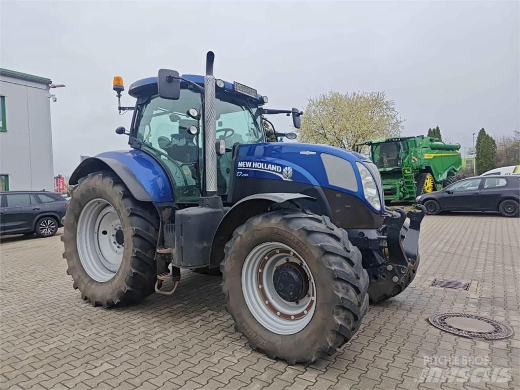 New Holland T7.200 الجرارات