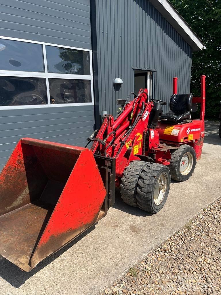 Weidemann 1130 لوادر صغيرة