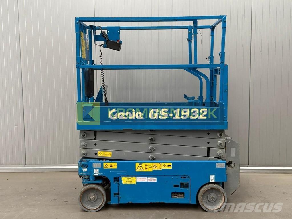 Genie GS 1932 رافعات مقصية الشكل