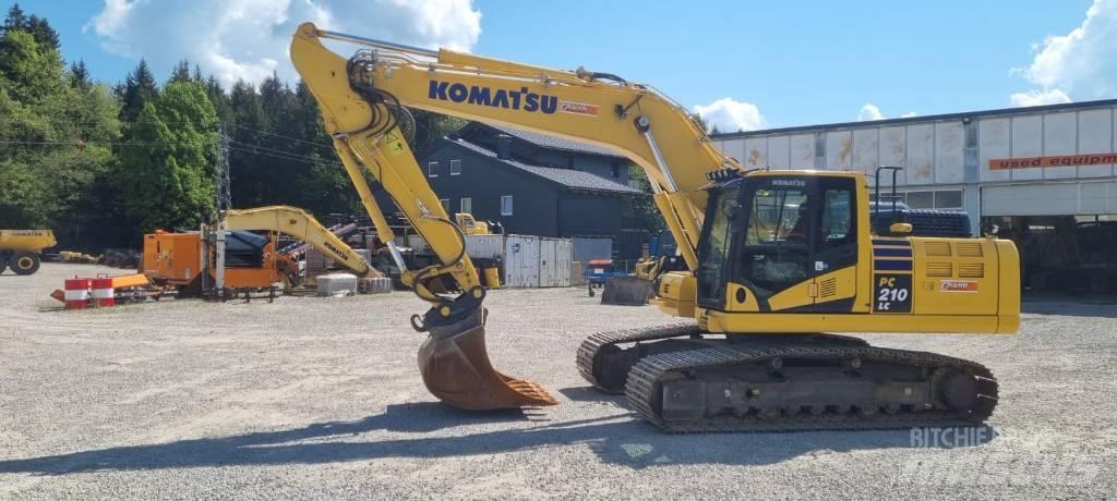 Komatsu PC 210 LC-11 حفارات زحافة