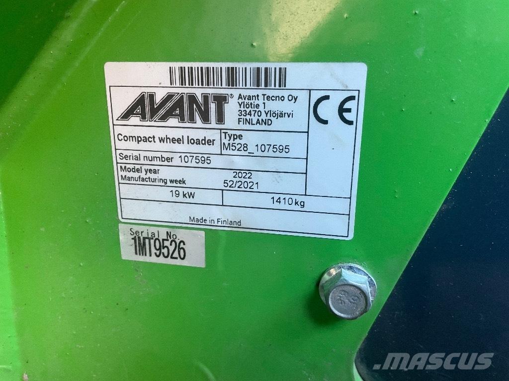 Avant 528 لوادر متعددة الأغراض