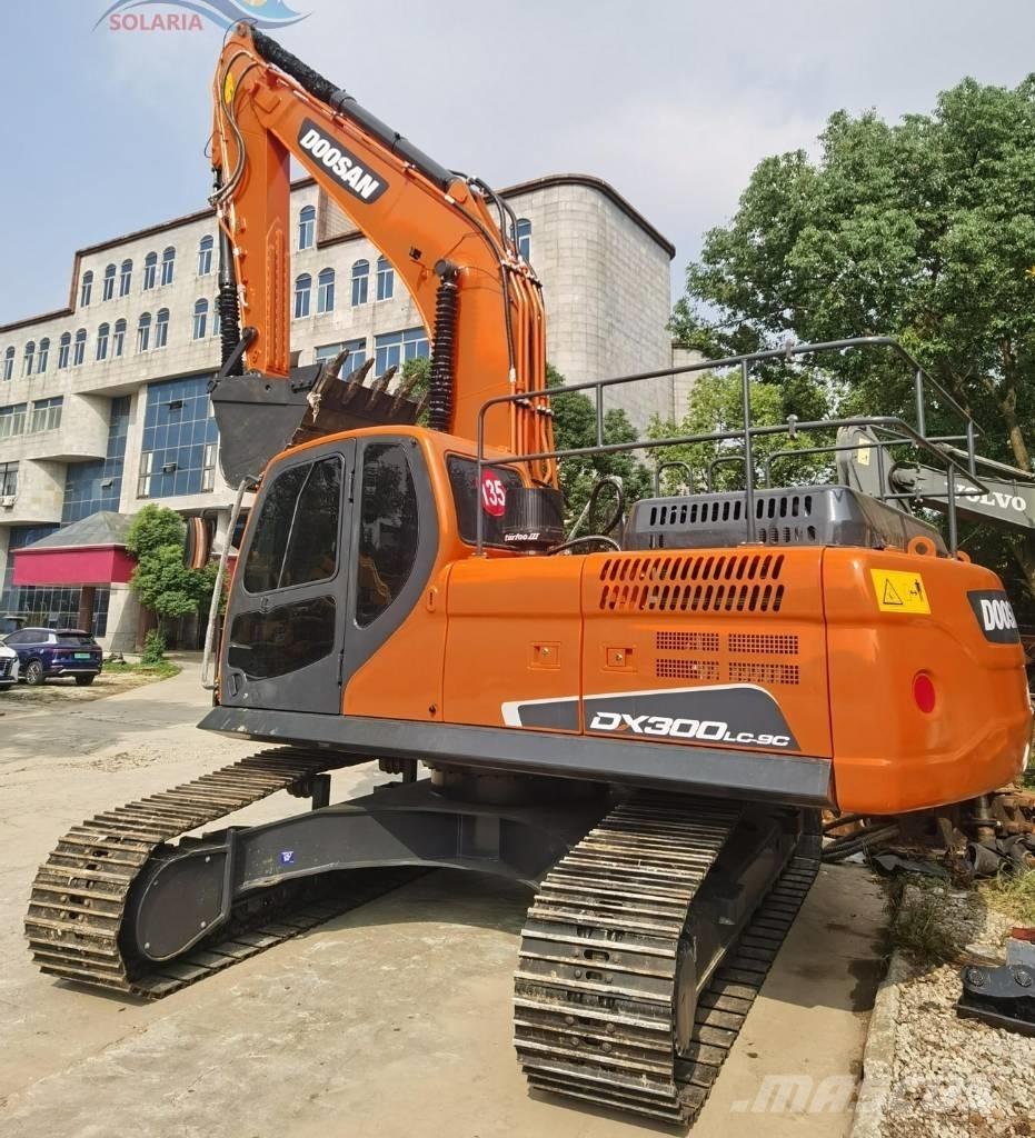 Doosan DX 300 LC حفارات زحافة