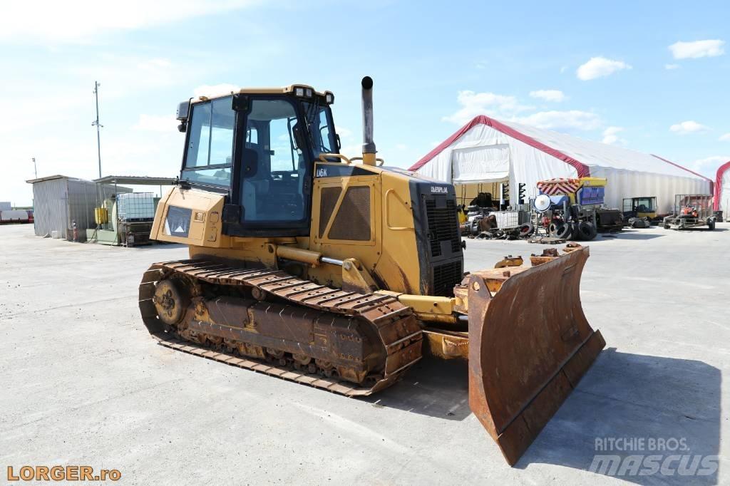 CAT D 6 K XL بلدوزرات مجنزرة