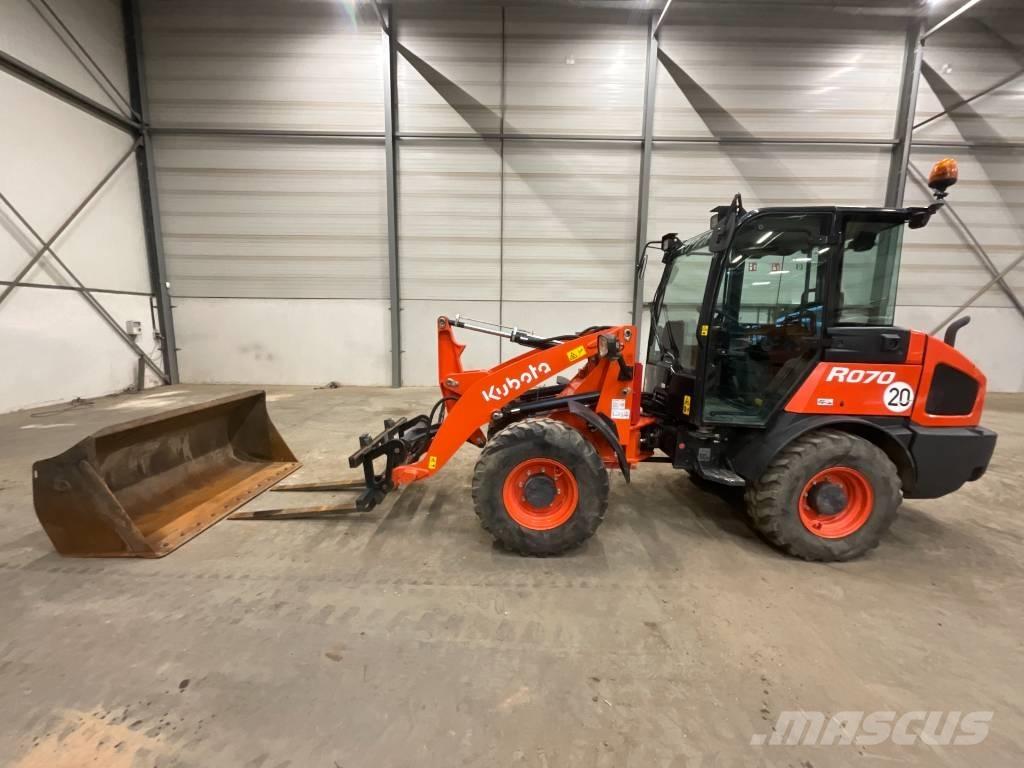 Kubota R 070 لوادر بعجل