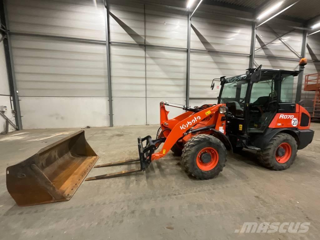Kubota R 070 لوادر بعجل