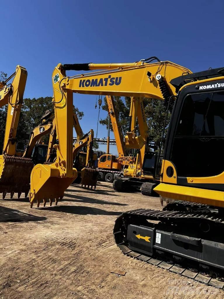 Komatsu PC 200-8N1 حفارات زحافة