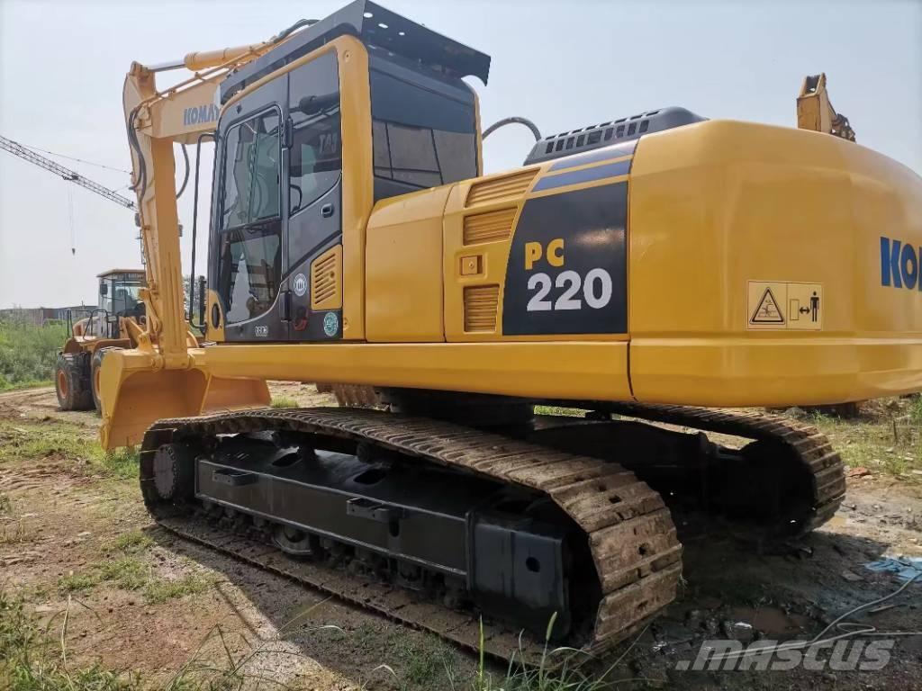Komatsu PC 220-8 حفارات زحافة