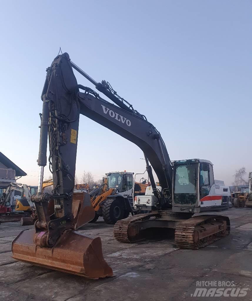 Volvo EC 250 D N L حفارات زحافة