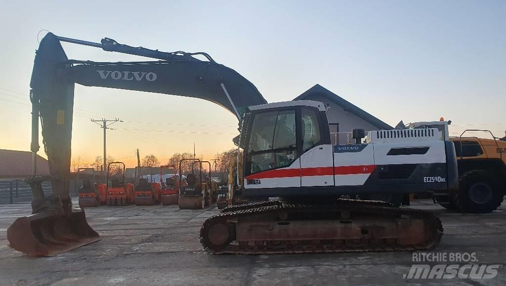 Volvo EC 250 D N L حفارات زحافة