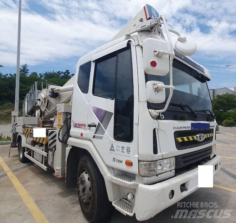 Horyong SKY450 المنصات الهوائية المثبتة على شاحنة