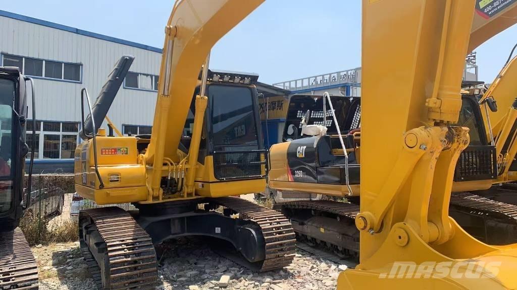 Komatsu PC 160 LC حفارات زحافة