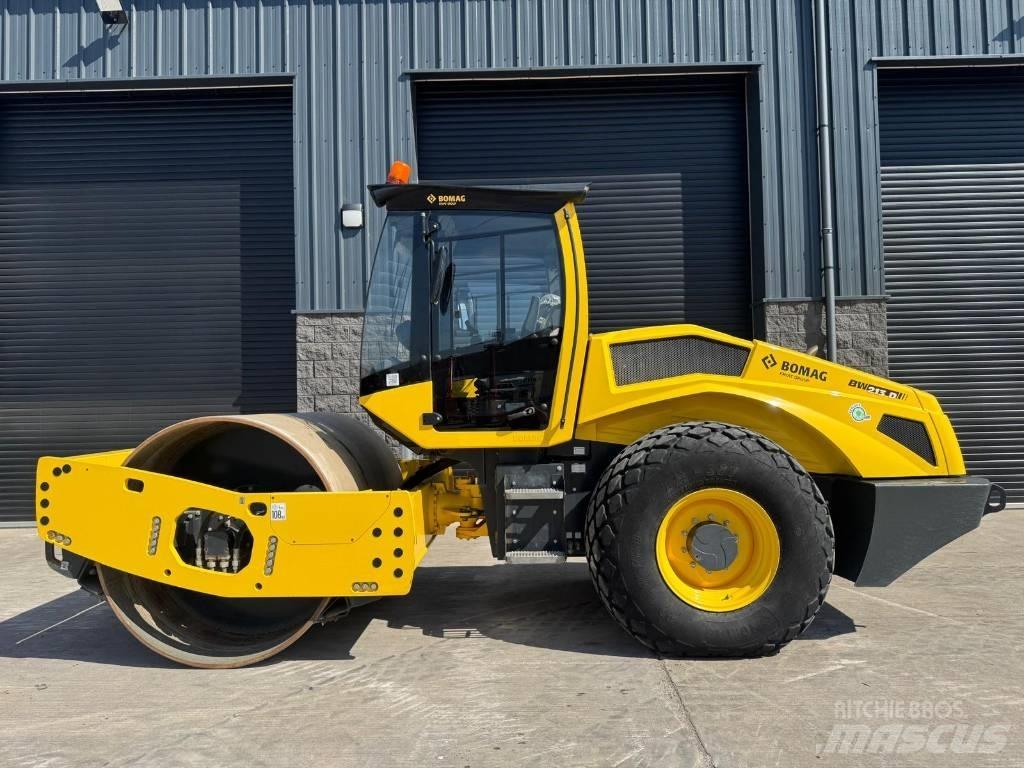 Bomag BW 213 D H-2 مداحل أحادية الأسطوانة