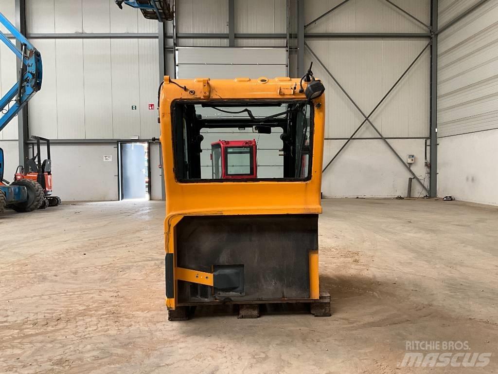 Hyundai Robex 55-9 A كابينة والداخلية