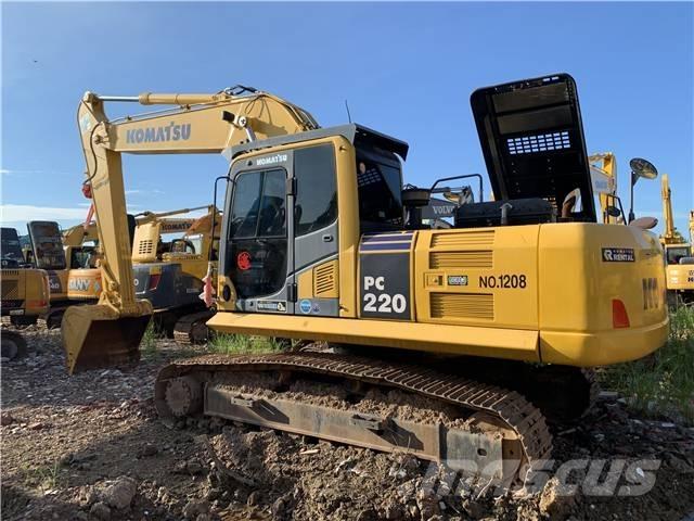 Komatsu PC 220-8 حفارات زحافة