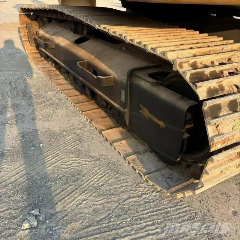 CAT 312 حفارات زحافة