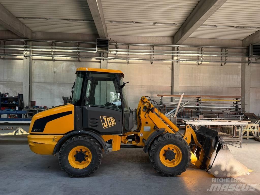 JCB 406 لوادر بعجل