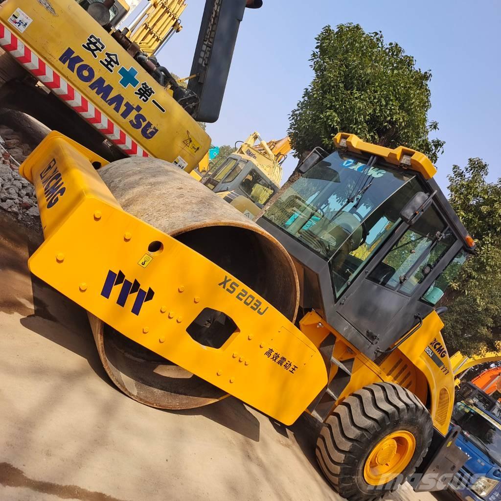 XCMG XS 202 J مداحل أحادية الأسطوانة