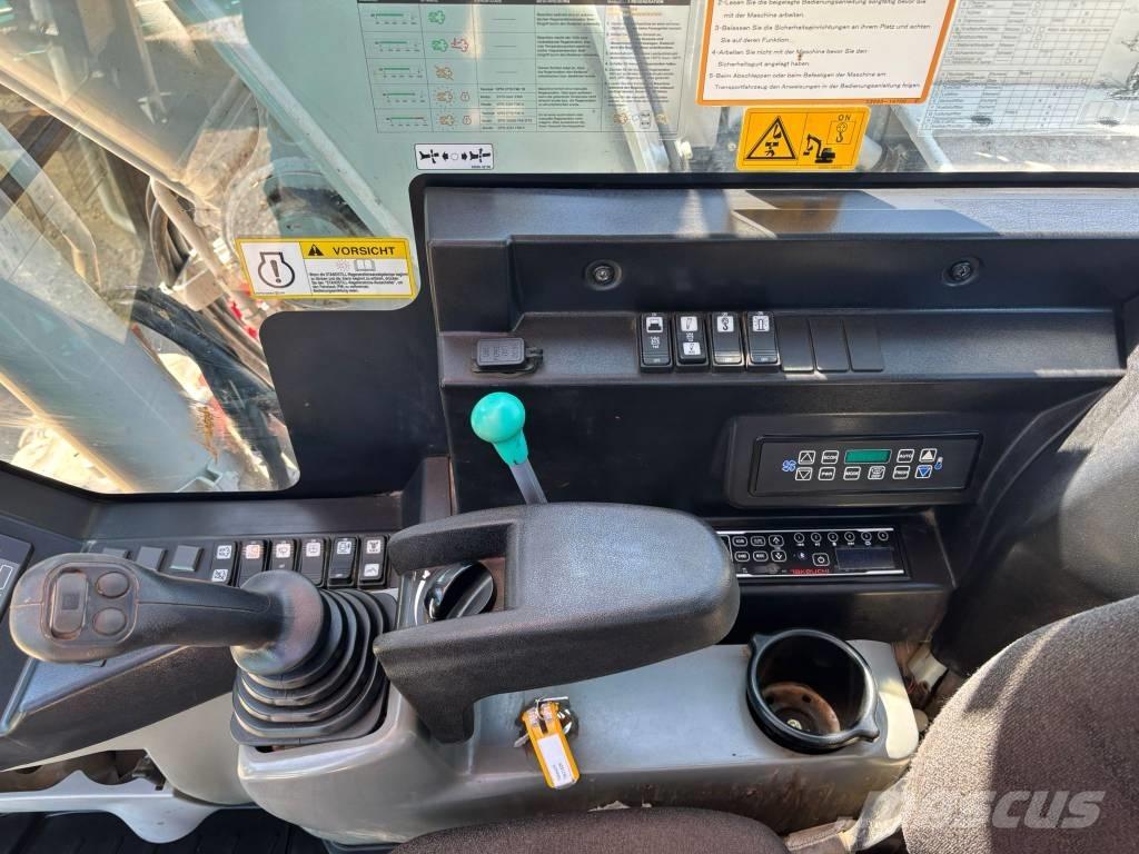 Takeuchi TB 2150 R حفارات زحافة