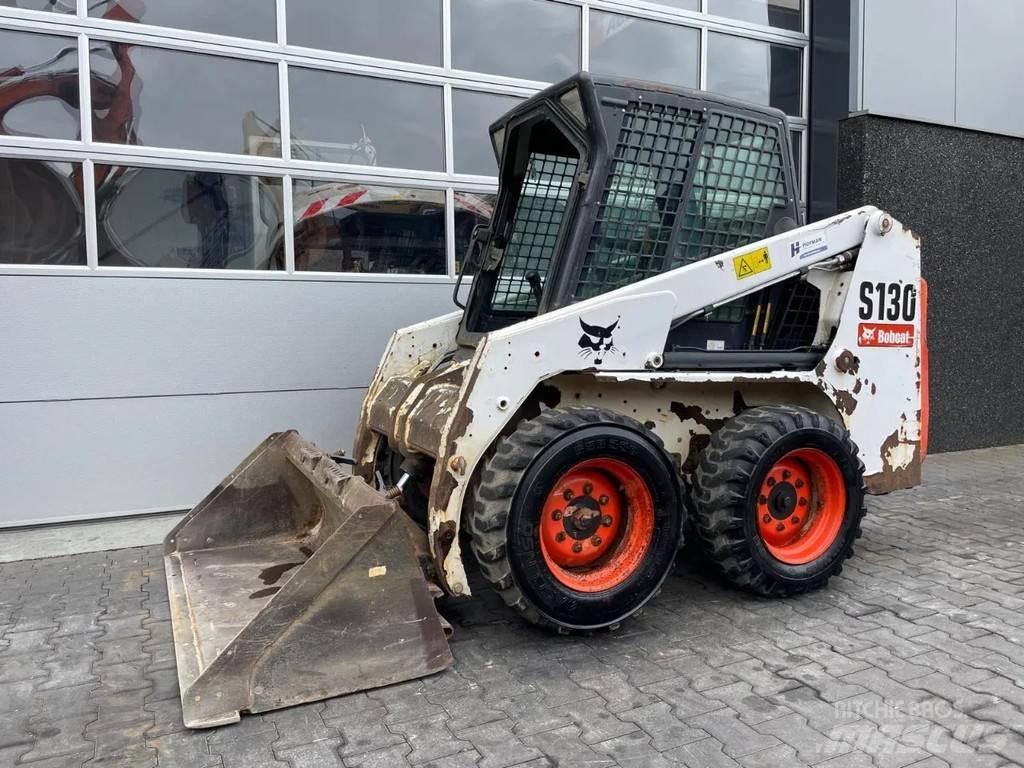 Bobcat S130 لوادر انزلاقية التوجيه