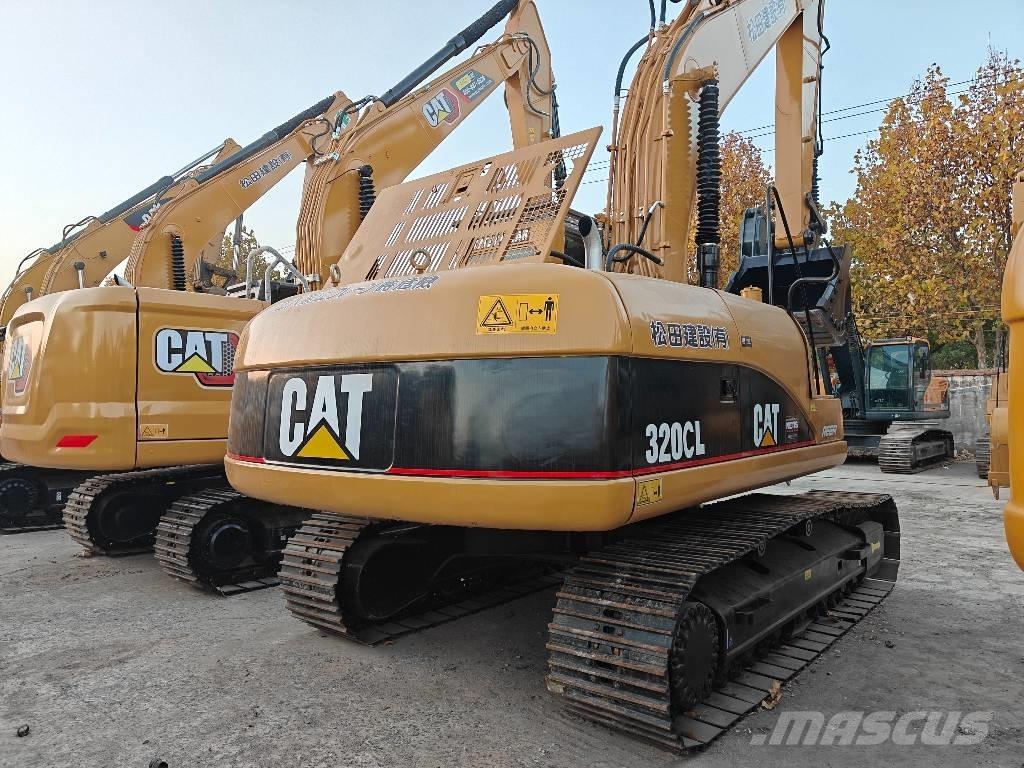 CAT 320 C L حفارات زحافة