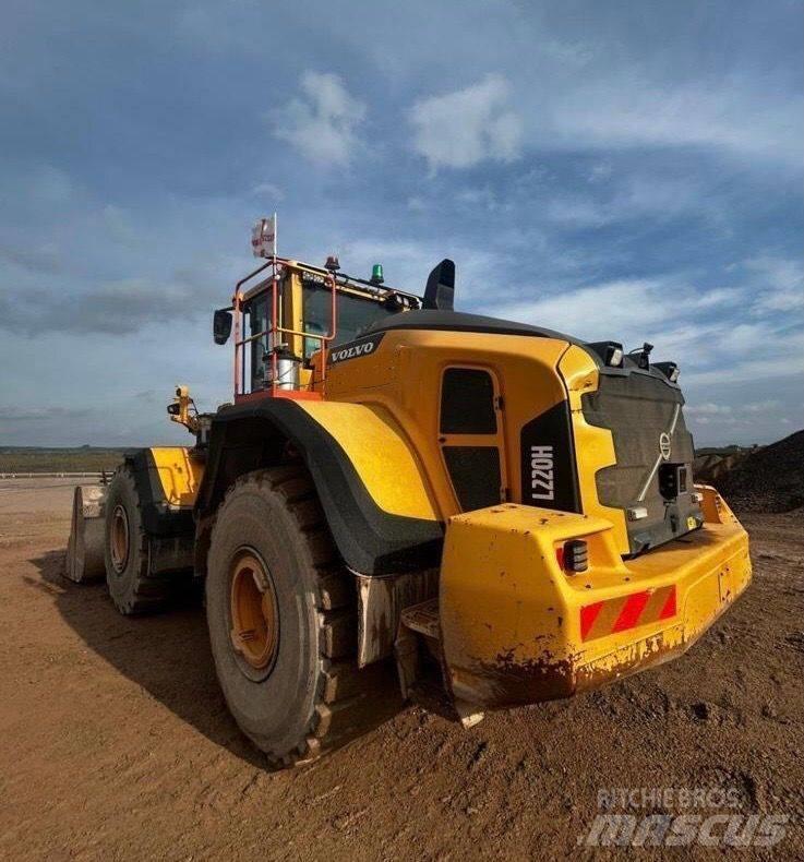 Volvo L 220 H لوادر بعجل