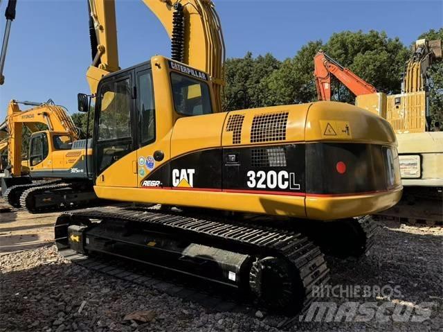 CAT 320 C حفارات زحافة