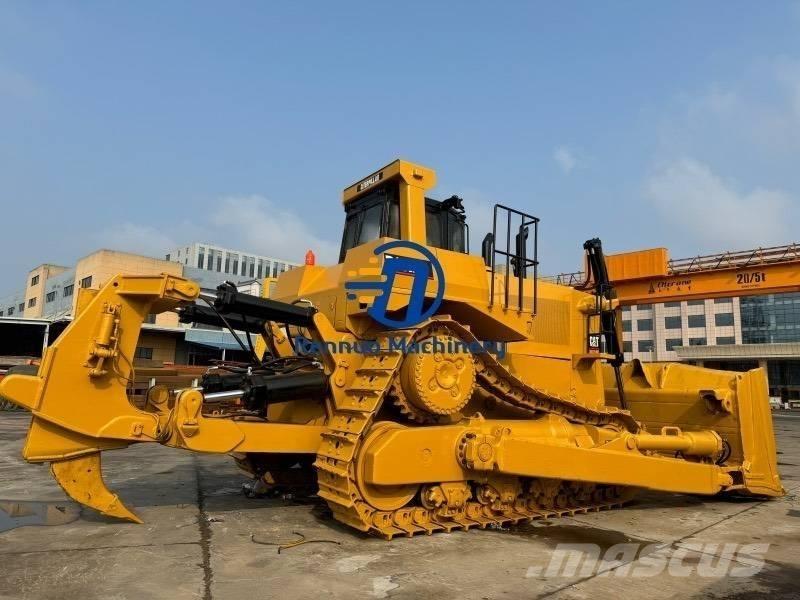 CAT D 10 R بلدوزرات مجنزرة