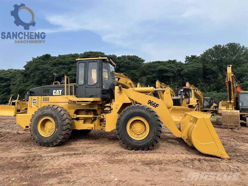 CAT 966 F لوادر بعجل