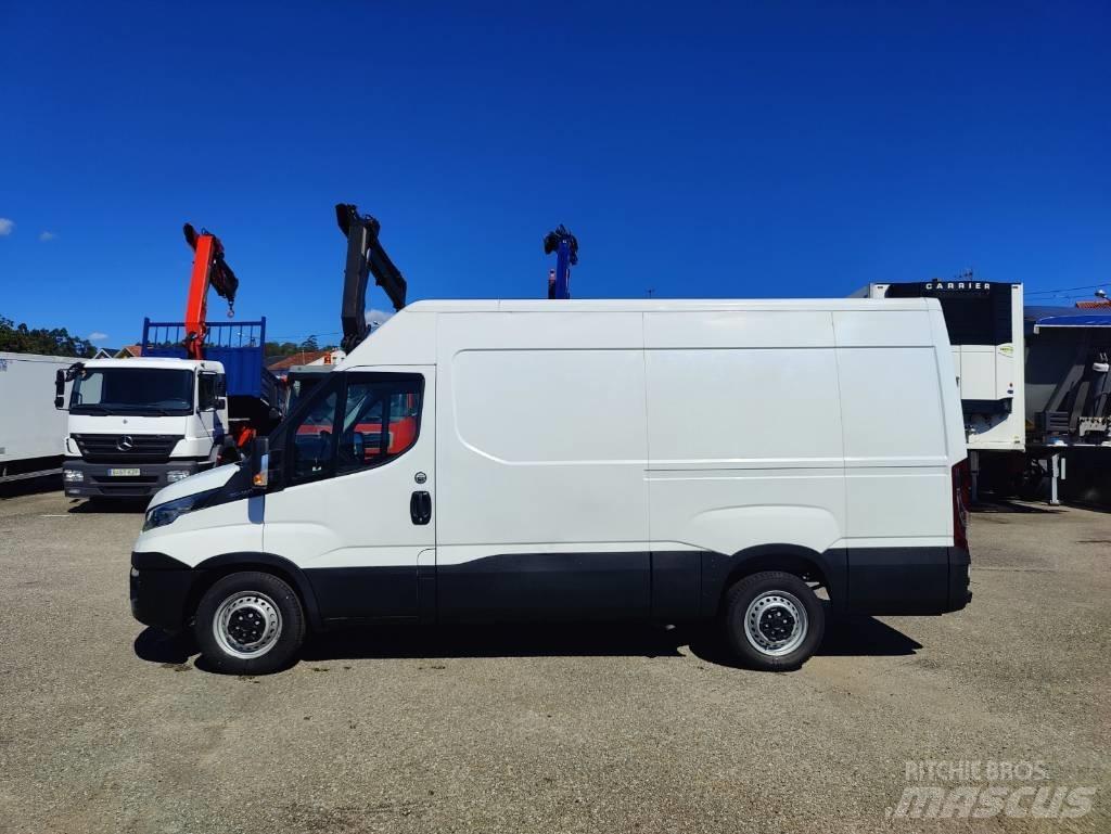 Iveco Daily 35 S 14 شاحنة مقفلة