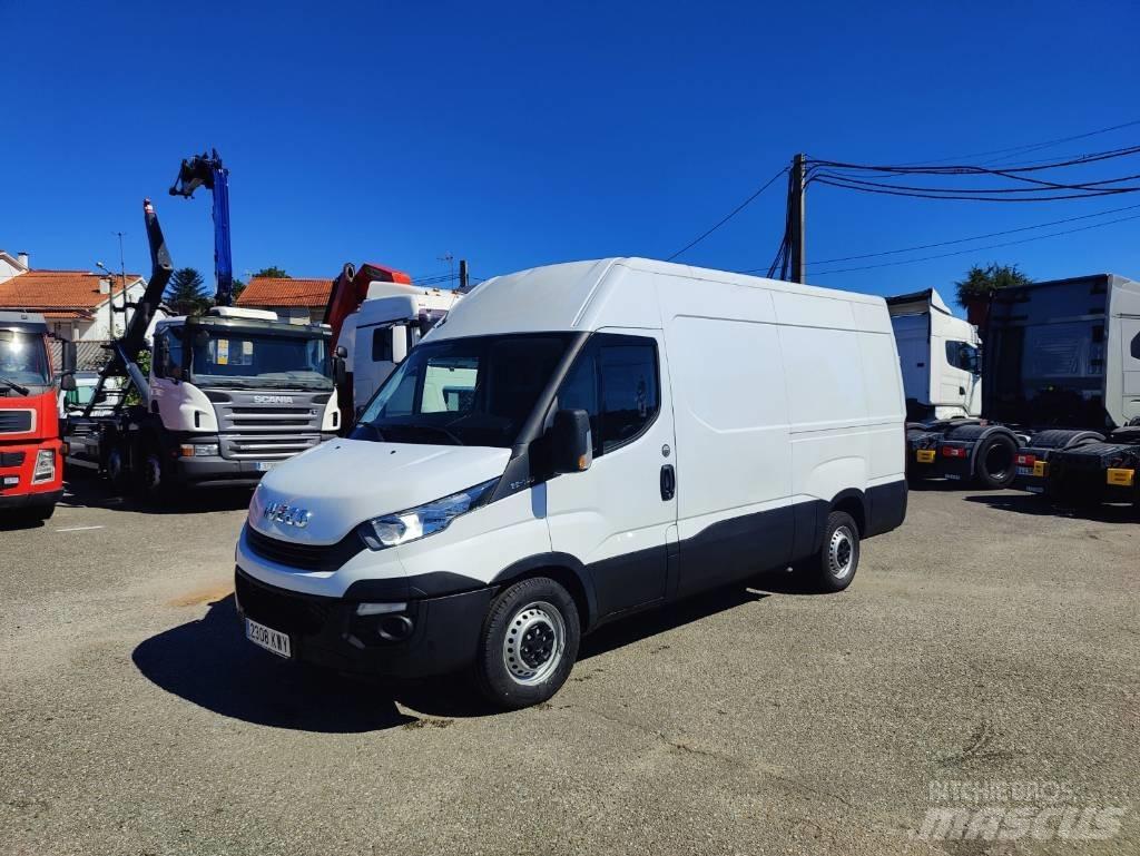 Iveco Daily 35 S 14 شاحنة مقفلة