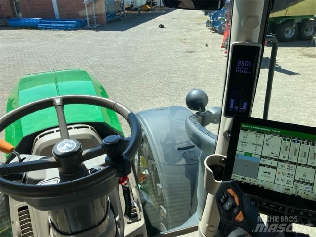 John Deere 6R 215 الجرارات