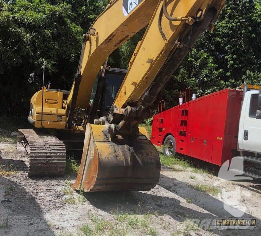 CAT 320 D L حفارات زحافة