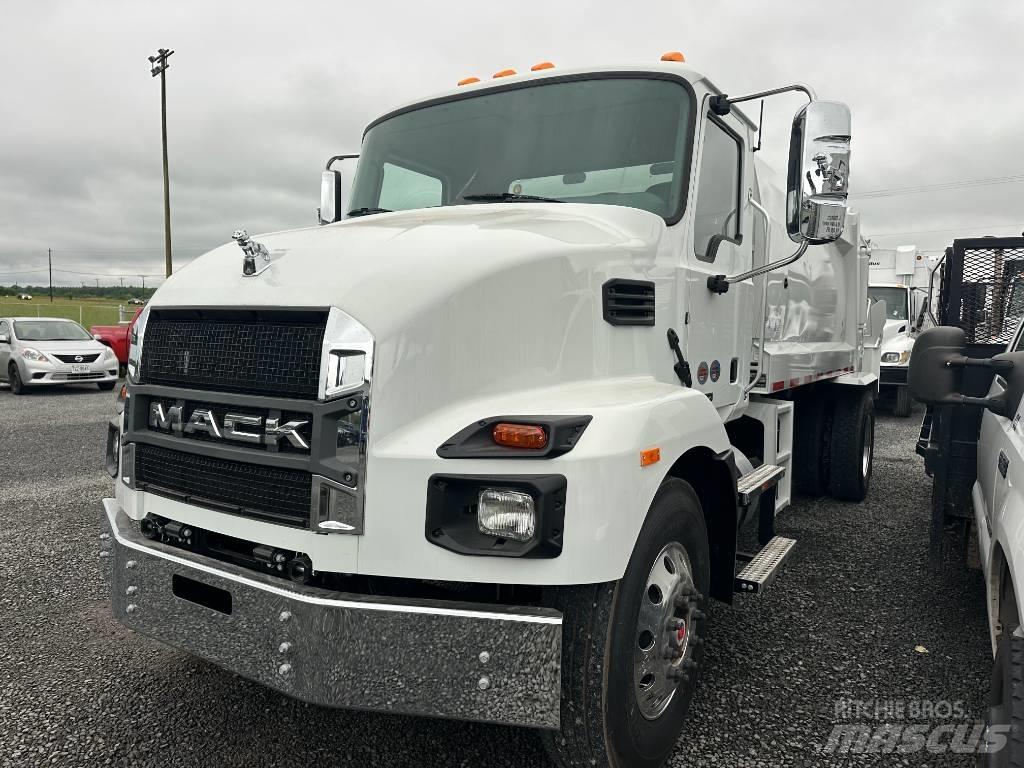 Mack MD7 شاحنات المخلفات
